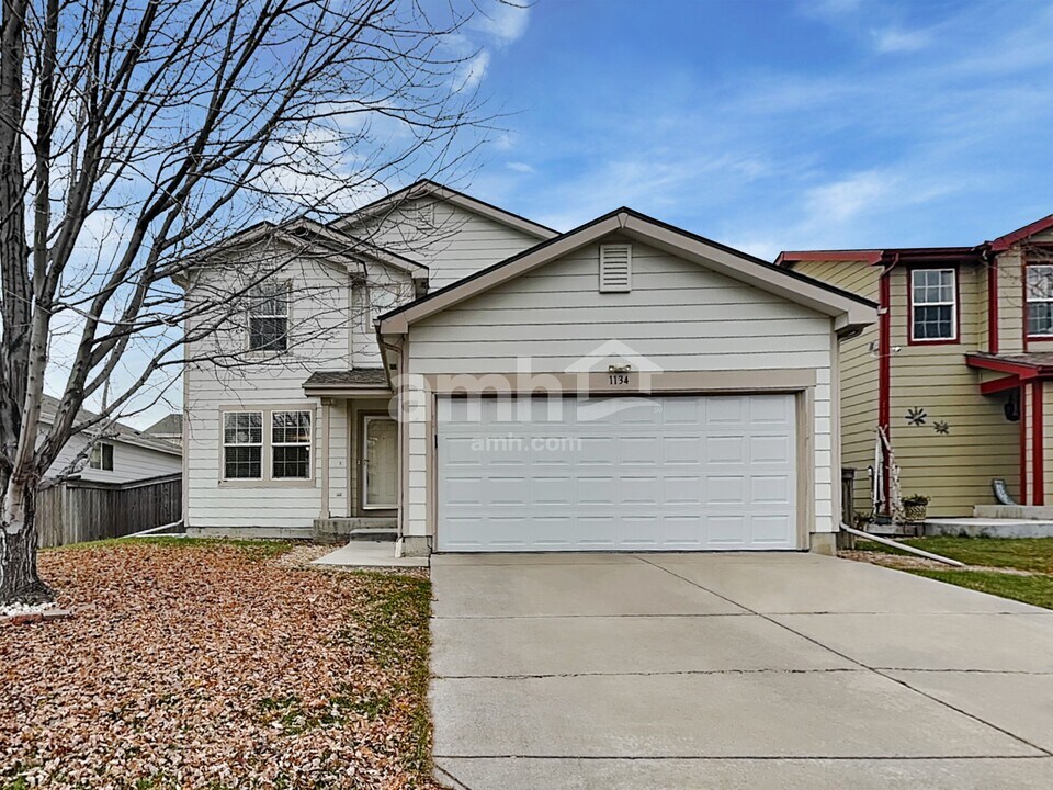 1134 Sunbird Ave in Brighton, CO - Building Photo