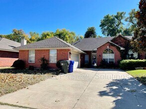 2204 Barton St in Norman, OK - Building Photo - Building Photo