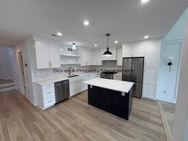 87B Nipmuc Trail in North Providence, RI - Building Photo