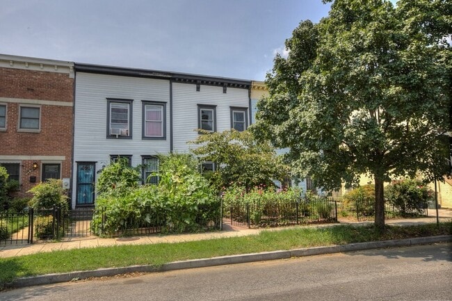 1730 10th St NW in Washington, DC - Building Photo - Building Photo
