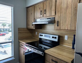 8460 Gulf Blvd in Navarre, FL - Foto de edificio - Building Photo
