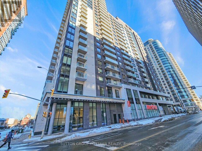 180-1180 George St