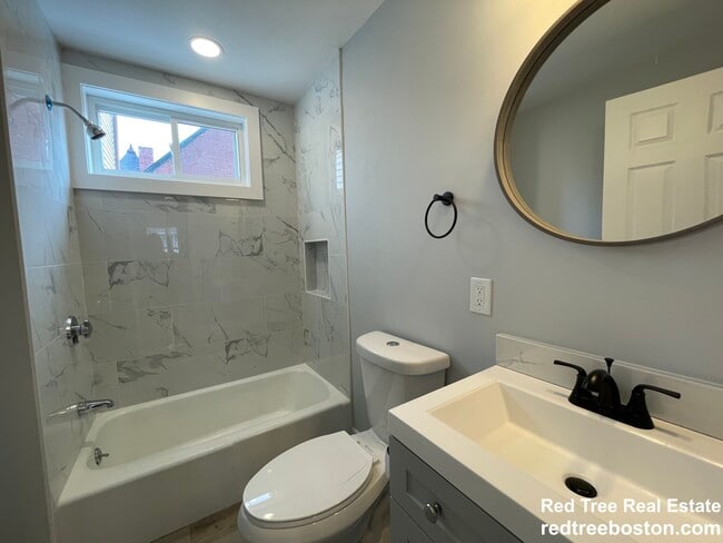 17 Grant St, Unit 1 in Somerville, MA - Building Photo - Building Photo