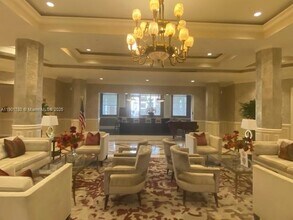 16102 Emerald Estates Dr in Weston, FL - Building Photo - Building Photo