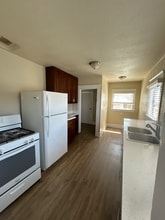 937 W 3rd St in San Pedro, CA - Foto de edificio - Building Photo