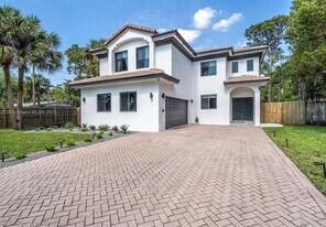 1451 SW 11th Pl in Fort Lauderdale, FL - Building Photo