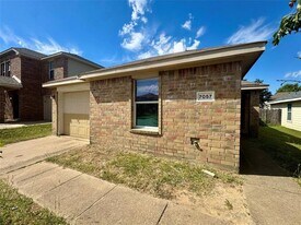 7057 Wax Berry Dr in Dallas, TX - Building Photo