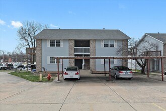 2636 Villa Park Dr in Highland, IL - Building Photo - Building Photo