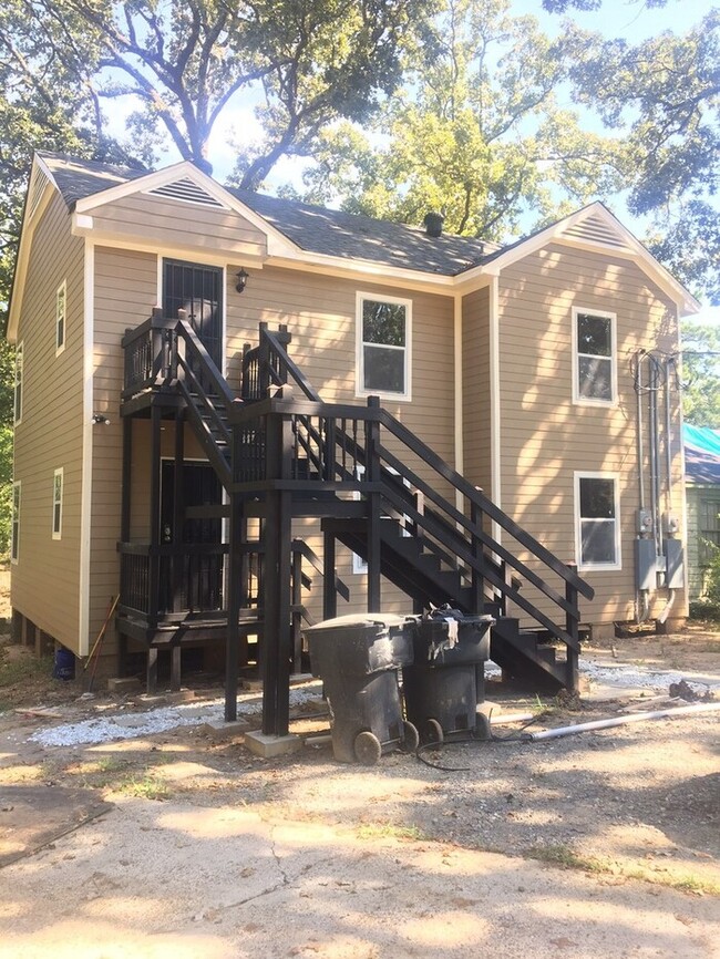 241 Wichita St in Shreveport, LA - Foto de edificio - Building Photo