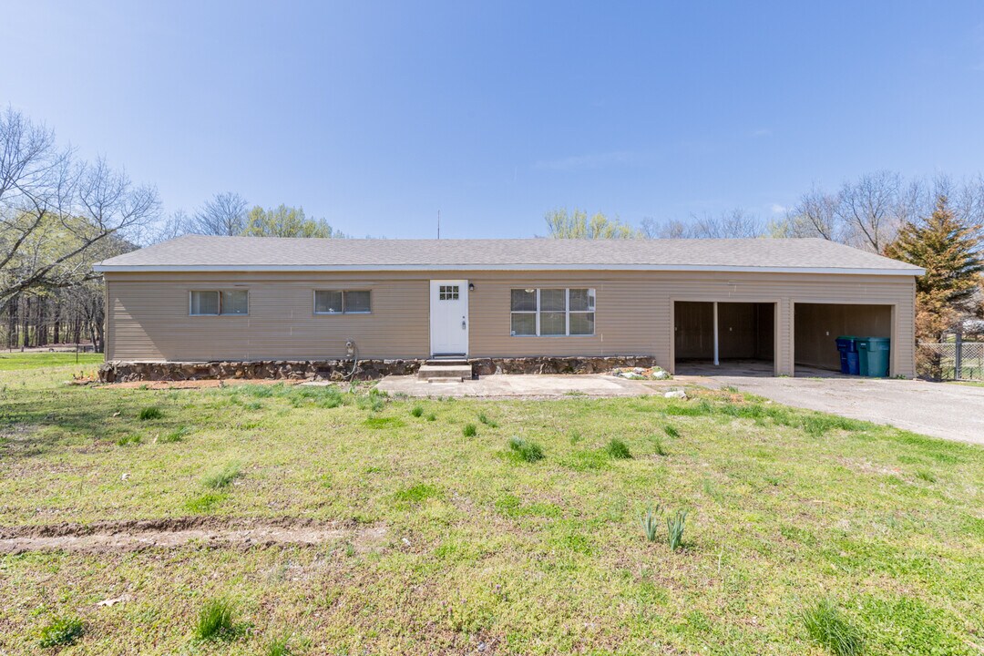 7449 Malone Rd in Olive Branch, MS - Building Photo