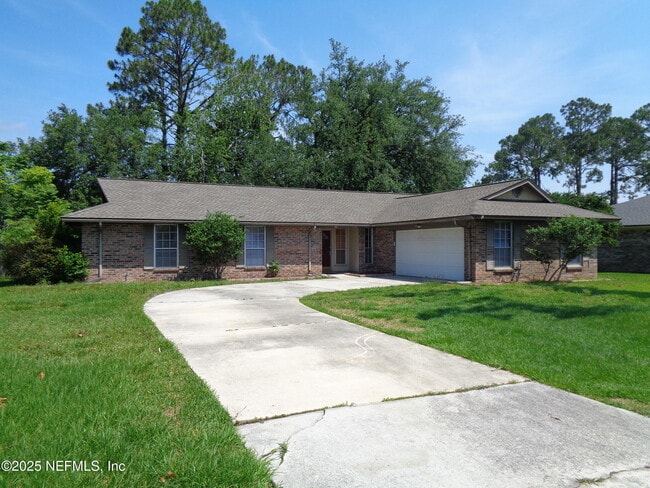 812 Maplewood Ln in Orange Park, FL - Building Photo - Building Photo