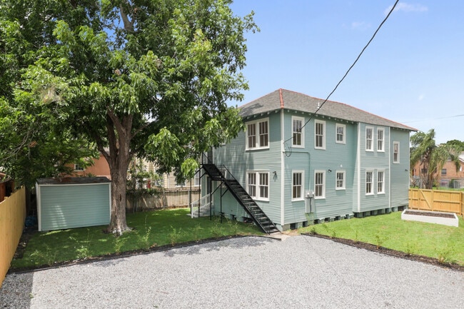 2700 Soniat St in New Orleans, LA - Building Photo - Building Photo
