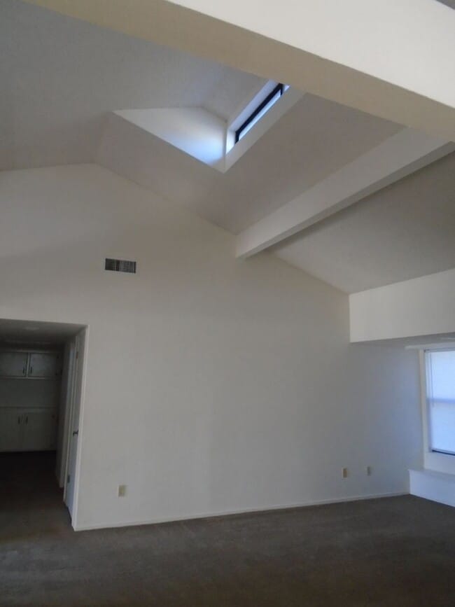 8604 Hassam Dr in Bakersfield, CA - Building Photo - Building Photo