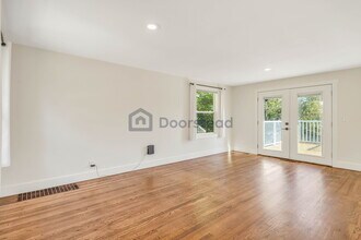 7348 29th Ave SW in Seattle, WA - Foto de edificio - Building Photo