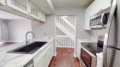 2002 Jasper Ln in Hilliard, OH - Building Photo - Building Photo