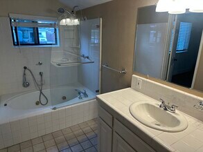 1374 Olivina Ave, Unit Front unit A in Livermore, CA - Building Photo - Building Photo