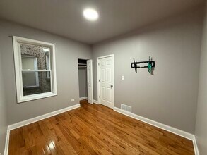 4908 W Erie St in Chicago, IL - Building Photo - Building Photo