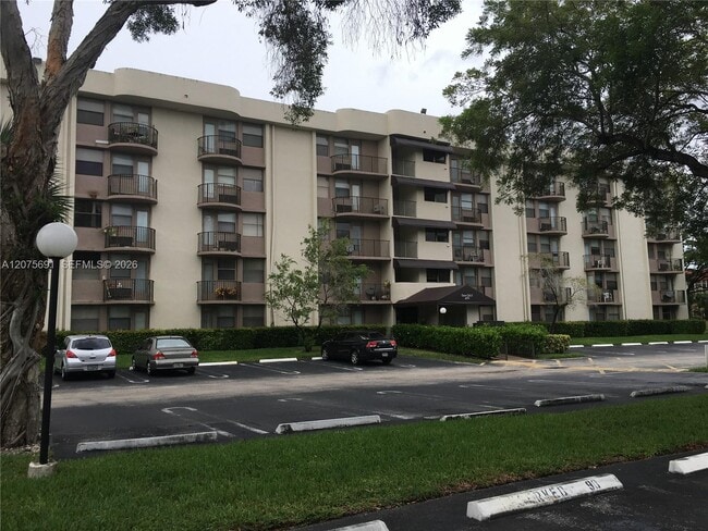 property at 2771 Riverside Dr