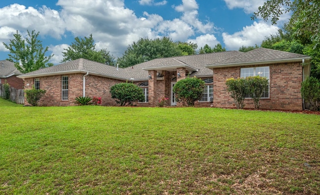 6215 Shire Ln in Crestview, FL - Building Photo - Building Photo