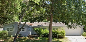 1915 SW 42nd Ave in Gainesville, FL - Building Photo