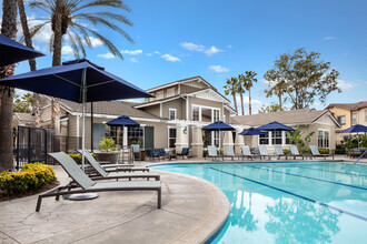 Jamboree Apartments and Townhomes in Rancho Cucamonga, CA - Foto de edificio - Building Photo