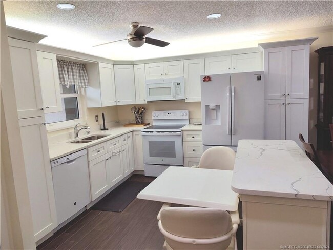 property at 6531 SE Federal Hwy