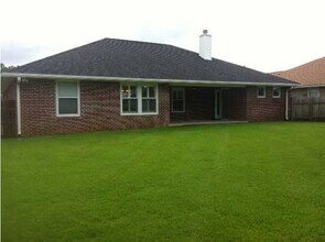 9561 Pouder Ln in Navarre, FL - Building Photo - Building Photo