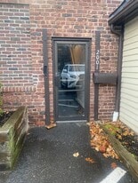 2001 Whitney Ave in North Haven, CT - Building Photo