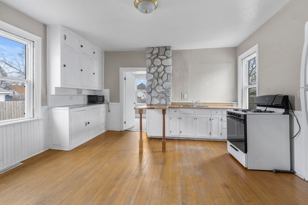 625 W 10th Ave in Oshkosh, WI - Building Photo