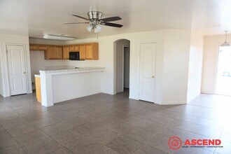 11910 Cedar Bluff Ave in Bakersfield, CA - Building Photo - Building Photo