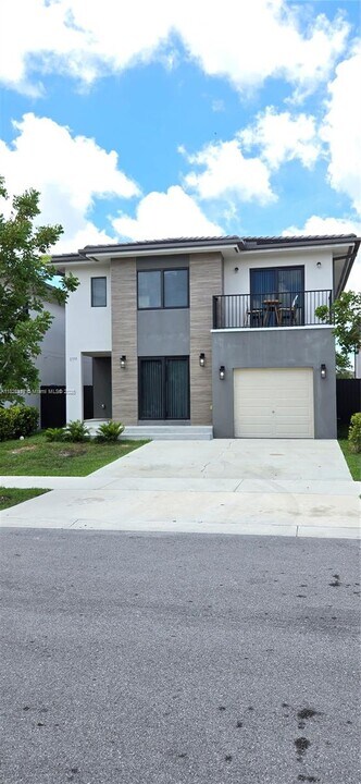 1159 NW 3rd St in Florida City, FL - Building Photo