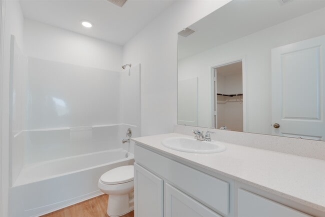 property at 4134 Oakland Vw St