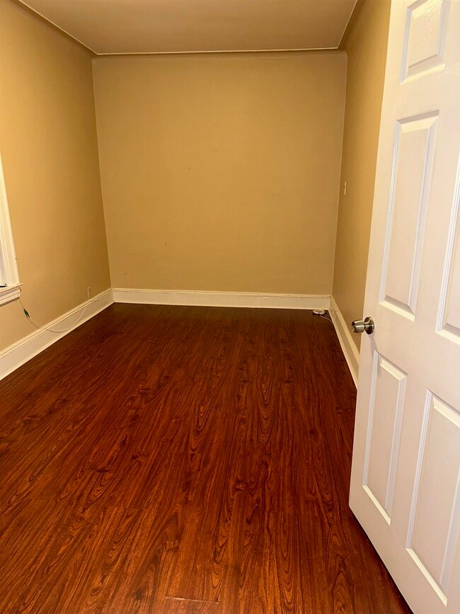 5407 Jackson St in West New York, NJ - Building Photo - Building Photo