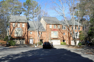 220-240 Dunwoody Creek Cir Apartments