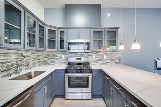 3530 W Adams Blvd in Los Angeles, CA - Building Photo - Building Photo