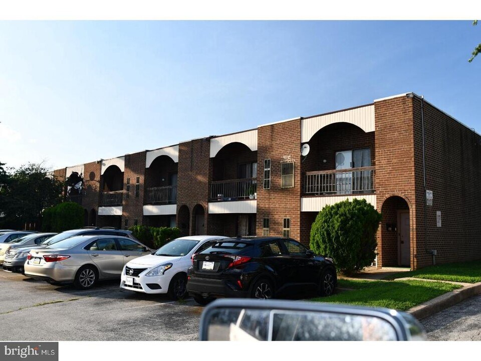 2727 Rhawn St in Philadelphia, PA - Building Photo