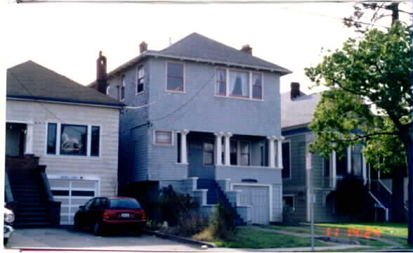 1572 Lincoln Ave in Alameda, CA - Foto de edificio - Building Photo