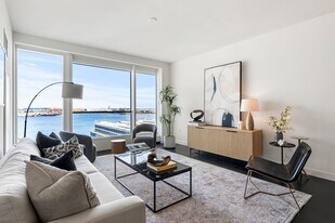 150 Seaport Blvd in Boston, MA - Building Photo