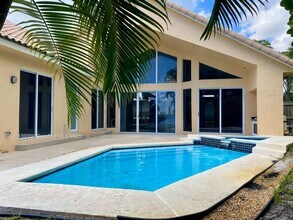 400 Corsair Dr in North Palm Beach, FL - Building Photo - Building Photo