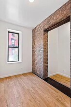 551 Hudson St-Unit -4A in New York, NY - Building Photo - Building Photo