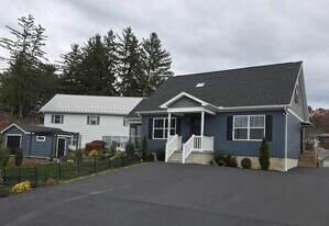 2114 Pine View Dr in Hollidaysburg, PA - Building Photo