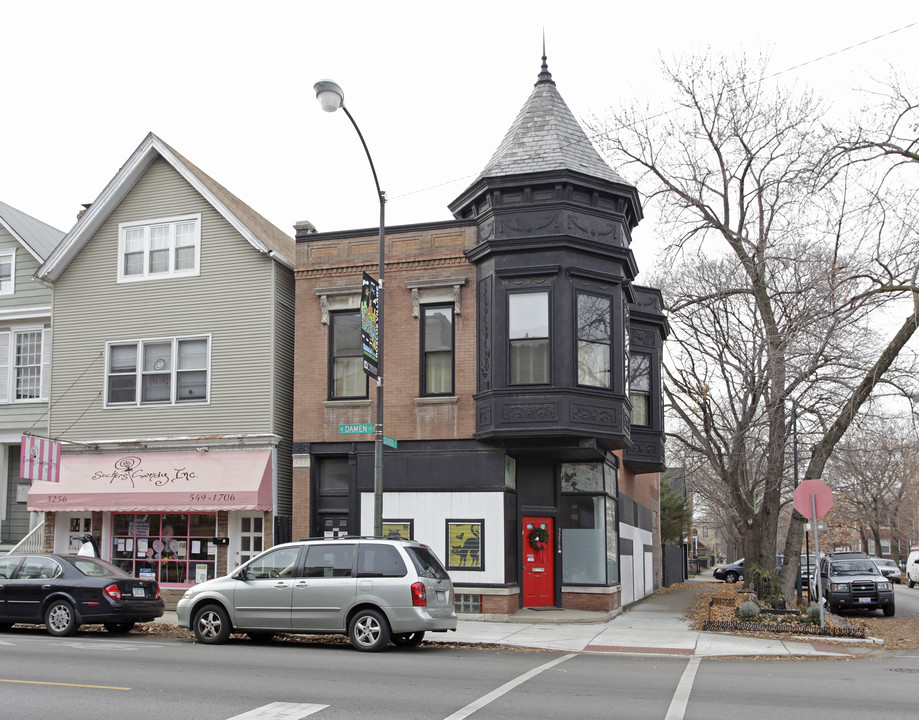 3258 N Damen Ave in Chicago, IL - Building Photo