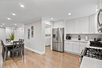 1908 Kingsley Dr in Schaumburg, IL - Building Photo - Building Photo