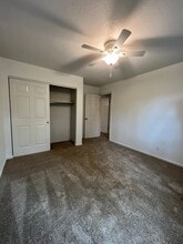 6129 N Jayar Dr, Unit Jayar Dr Unit in Peoria, IL - Building Photo - Building Photo