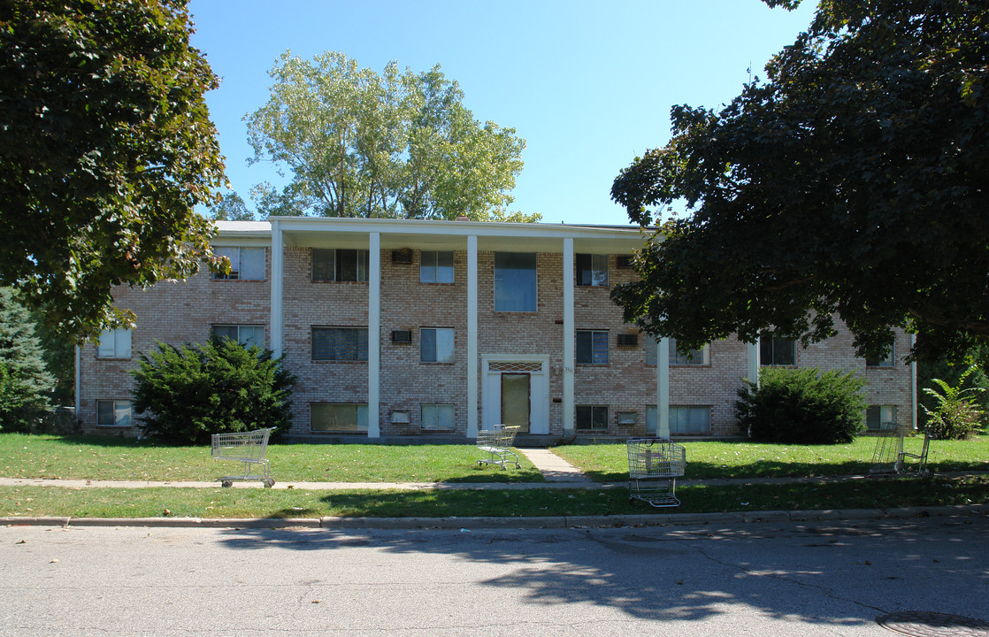 Simken Flatz in Lansing, MI - Building Photo