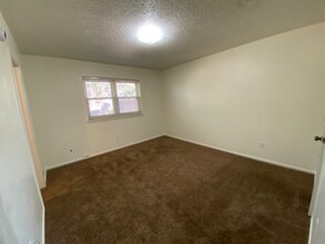 1110 S Cedar St in Brownfield, TX - Building Photo - Building Photo