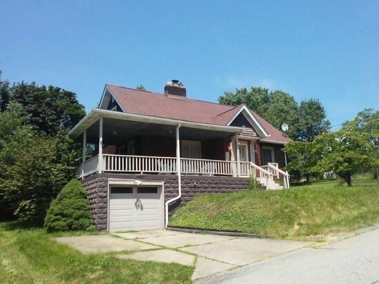 1601 Galeton Dr in Verona, PA - Building Photo