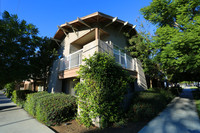 Casa Garcia in San Fernando, CA - Foto de edificio - Building Photo