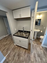 138 E Stockbridge Ave, Unit 2 in Kalamazoo, MI - Building Photo - Building Photo