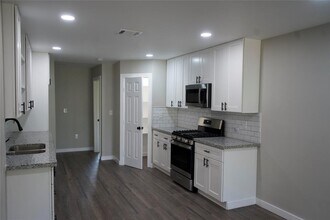 7317 Briefway St-Unit -A in Houston, TX - Building Photo - Building Photo